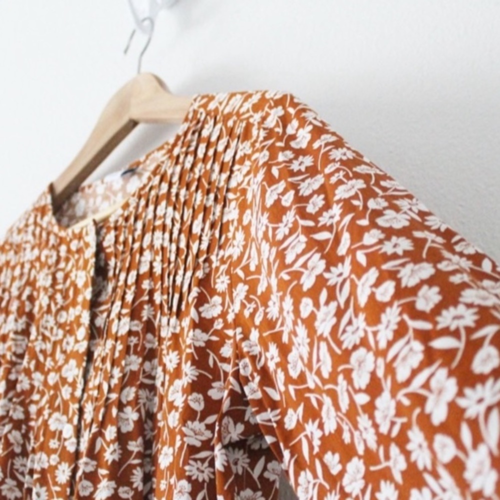 RELISTED NWT Old Navy Floral Pleated Blouse Shirt L568 - Picture 1 of 7